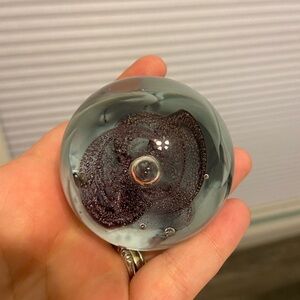 Dynasty Gallery Heirloom Collectables Blue Swirl Bubble Paperweight